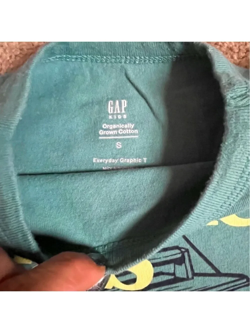 GAP Summer Beats t shirt size small boys blue